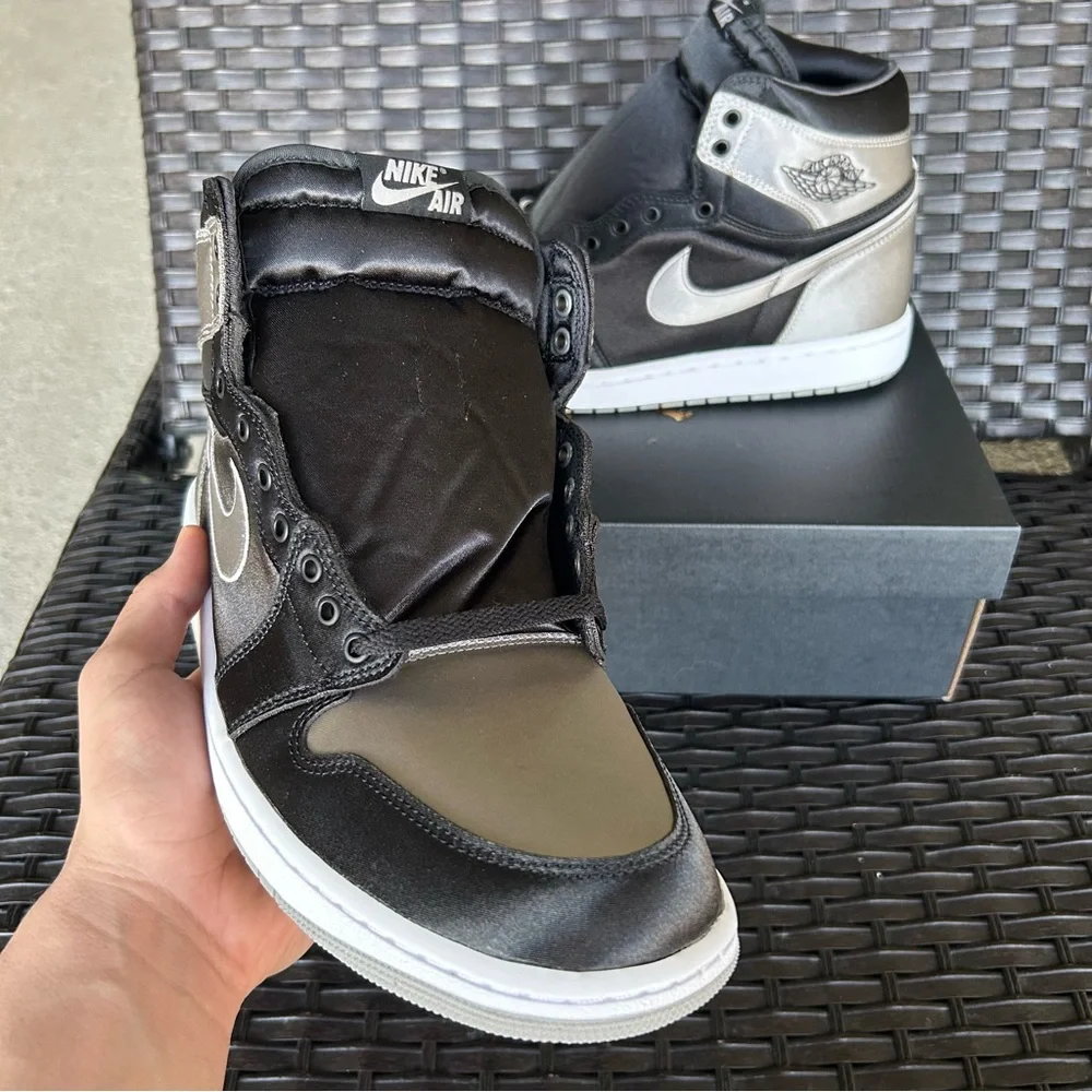 AIR JORDAN 1 RETRO OG HIGH SATIN SHADOW - MENS 10.5 / WOMENS 12 - Picture 2 of 5